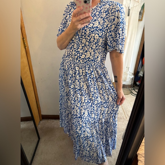 Zara Blue and White Floral Tiered Midi Dress Flutter Sleeve - Picture 5 of 12